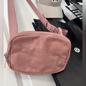 lululemon belt bag